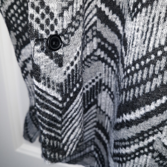 Knit Tunic Top Grey and Black Size Petite XL - Picture 2 of 8